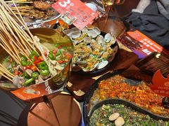 -何师烧烤Pro ·江湖川菜·小龙虾·精酿啤酒(太古里旗舰店)