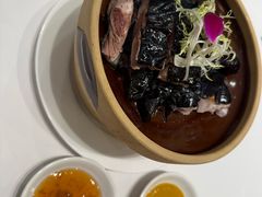 彩华轩招牌黑松露金沙烧鹅-粤财皇冠假日酒店·彩华轩中餐厅