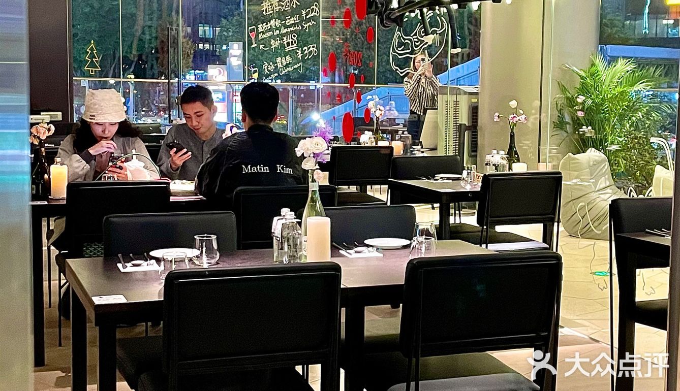 🏙️坐拥城央美景的露台bistro