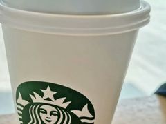 燕麦抹茶拿铁饮品-星巴克臻选(上海虹桥新天地三店)