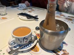 冰桶奶茶-翠华餐厅(百老汇店)