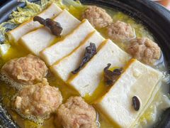 荆州鱼糕圆-莲餐厅·湖北菜·潜江小龙虾店(愚园路店)