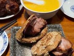 -老天桥酱肉烧饼夹肘子(天桥店)