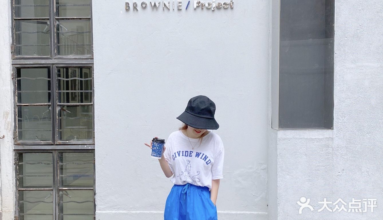 蓝白文艺咖啡店的恬静
