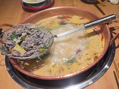 -洱火云南酸菜牛肉火锅(石景山当代商城店)