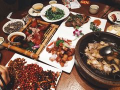 -老滇山寨•云南特色菜•地方菜•民族风情歌舞表演(金碧店)