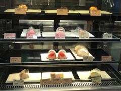 面包甜点陈列柜-麦当劳(东急新天地店)