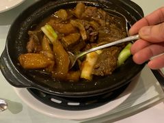 牛腩萝卜煲-金唐海鲜酒家