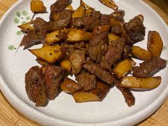 杏鲍菇黑椒牛肉粒-渝信川菜 · 川味家常菜(长安店)