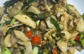 Snow Cabbage and Bamboo Shoot Stir-Fry
