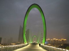 -南京眼步行桥