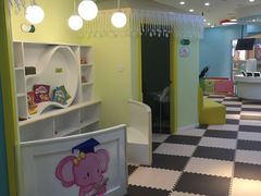 -爱萌盟婴童成长中心(泛悦店)