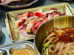 -围炉肉舍•炭烤活鳗•丹东海鲜烤肉(步行街店)