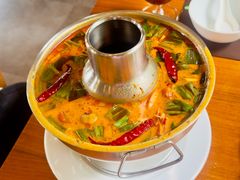 -Chom Cafe and Restaurant