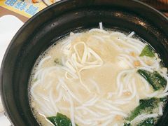 -灵芝妹子海鲜米线(瓦房店新玛特店)
