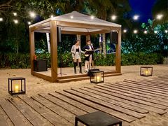 -三亚艾迪逊酒店·海滩烧烤 BARBACOA·现场乐队·浪漫晚餐·烧烤海鲜