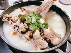 -沪小胖小龙虾(淮海中路旗舰店)