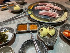 -哈哈碳都·牛肋条无限自助烤肉(台江万达店)