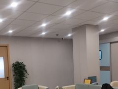 -上海大学附属上海和平眼科医院