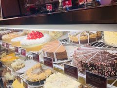 -The Cheesecake Factory(baldwin avenue)