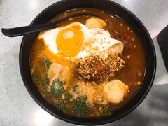 鸡翼肉眼颈煎蛋冬阴功米线-华嫂冰室(尖沙咀店)