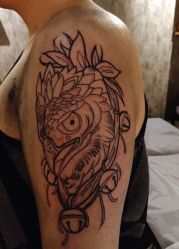 -鳌首刺青纹身 穿孔饰品店