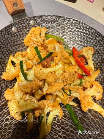 挑选这家嘉禾餐厅，还是好几年来吃的了，正好看见有团购