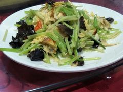 -鑫渔港海鲜本地菜·山海关浑锅(东戴河店)