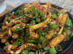 铁板鱿鱼须-八张桌子(老店)