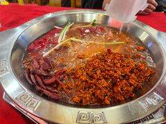 -山城年华老火锅(玉林店)