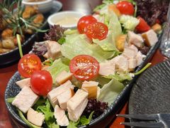 烟熏鸡肉沙拉-毛毛虫酒吧