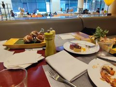 -东西风牛排馆周末烧烤自助(首都机场希尔顿店)