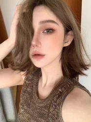 点击看大图 -V8潮牌·接发烫染连锁