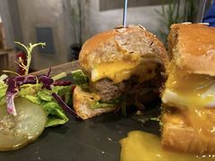 -HIGH FIVE哈福手工汉堡(桂林路店)