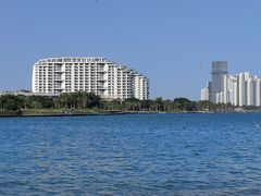 -皇马海口湾海景酒店(万绿园秀英港店)