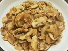 榛蘑-缘福乡村铁锅炖民宿(八达岭店)