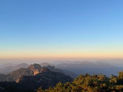 -黄山光明顶山庄