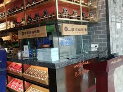 零售区-老牌坊云南鱼豆花火锅(哈西万达店)