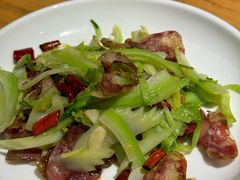 香肠炒菜苔-一坐一忘云南菜(嘉里中心店)
