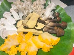 -钢管厂五区小郡肝串串香火锅(梅川路店)