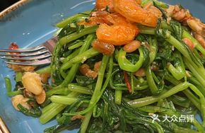 Thai Garlic Squid Dried Shrimp Stir-fry with Water Spinach