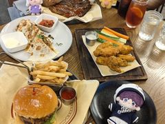 -BOURBON 玻本美式餐厅酒吧(虹桥新天地店)