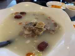牛尾汤-桃园中华料理炸酱面(燕儿岛路店)