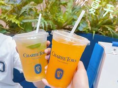 特调·意大利罗勒桃子冰茶-CHARLIETOWN红茶公司(南京万象天地店)