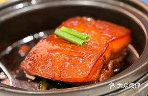 Slow-Cooked Braised Meat in Clay Pot
