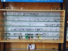 -李医生眼镜工作室