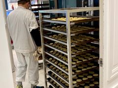 面包甜点陈列柜-上海哈尔滨食品厂(淮海中路店)