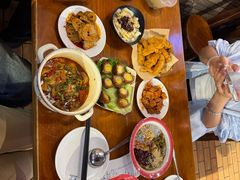 -爆炸头阿姨小四川正宗川味小吃(无任何分店)