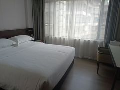 -府上酒店(广州火车站越秀公园地铁站店)