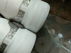 -京伟修鞋洗鞋奢侈品皮具护理店